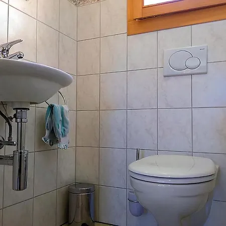 Nyaraló Cresta *