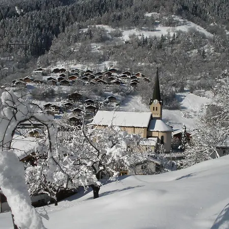 Nyaraló Cresta *